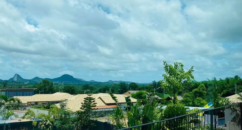 For rent 4 bedrooms villa in East Pattaya, Pattaya
