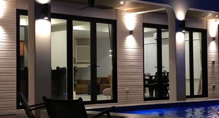 For rent 4 bedrooms villa in East Pattaya, Pattaya