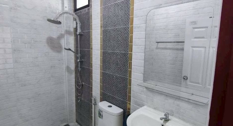 Casa adosada en venta de 2 habitaciones en Tha Maka, Kanchanaburi