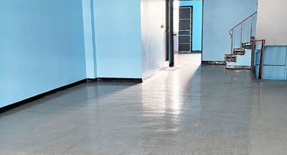 Local comercial en venta de 4 habitaciones en Rat Burana, Bangkok
