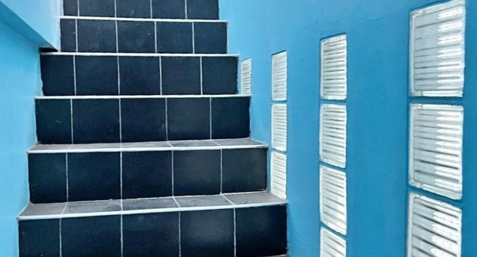 Local comercial en venta de 4 habitaciones en Rat Burana, Bangkok