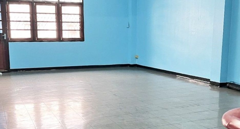 Local comercial en venta de 4 habitaciones en Rat Burana, Bangkok
