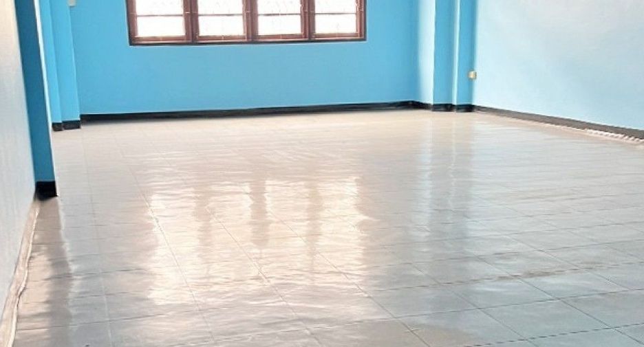Local comercial en venta de 4 habitaciones en Rat Burana, Bangkok
