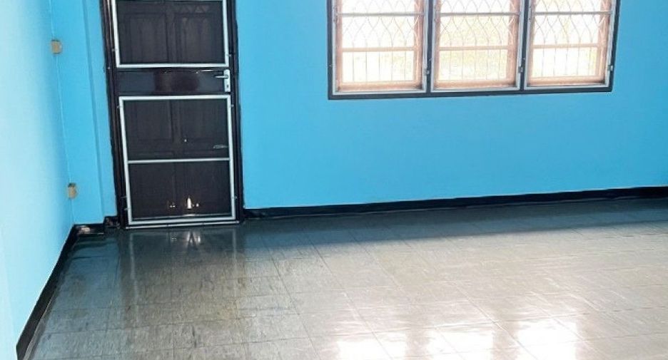 Local comercial en venta de 4 habitaciones en Rat Burana, Bangkok