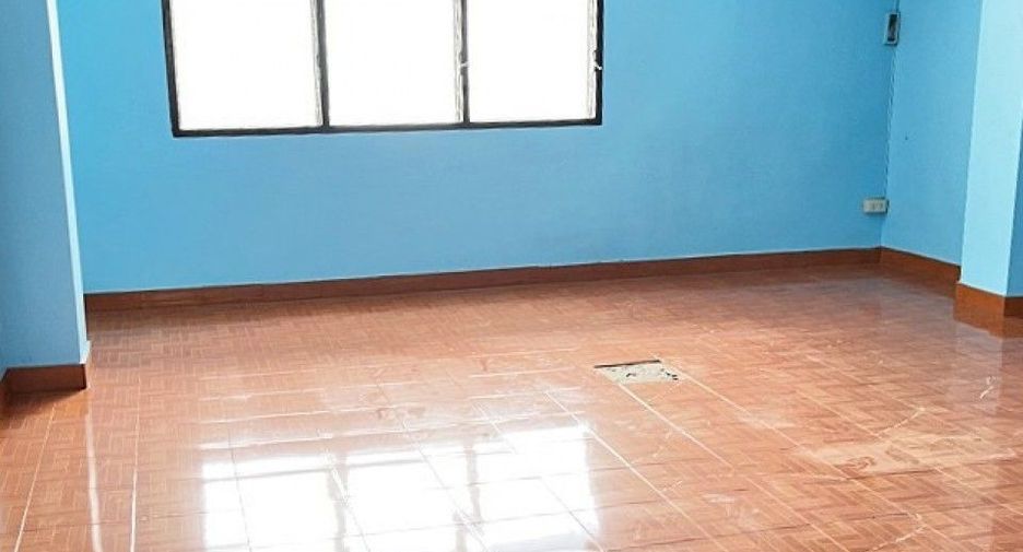 Local comercial en venta de 4 habitaciones en Rat Burana, Bangkok