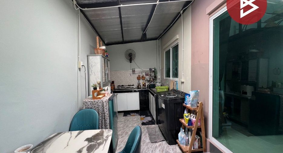 Casa adosada en venta de 2 habitaciones en Sattahip, Chonburi