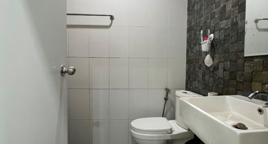 Casa adosada en venta de 2 habitaciones en Sattahip, Chonburi