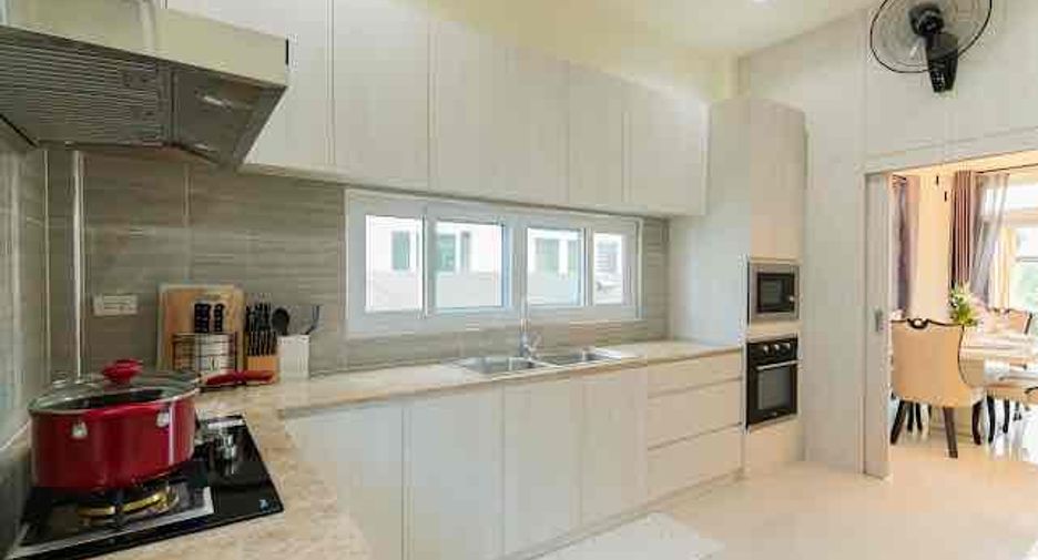 For rent 6 ベッドルーム villa in East Pattaya, Pattaya