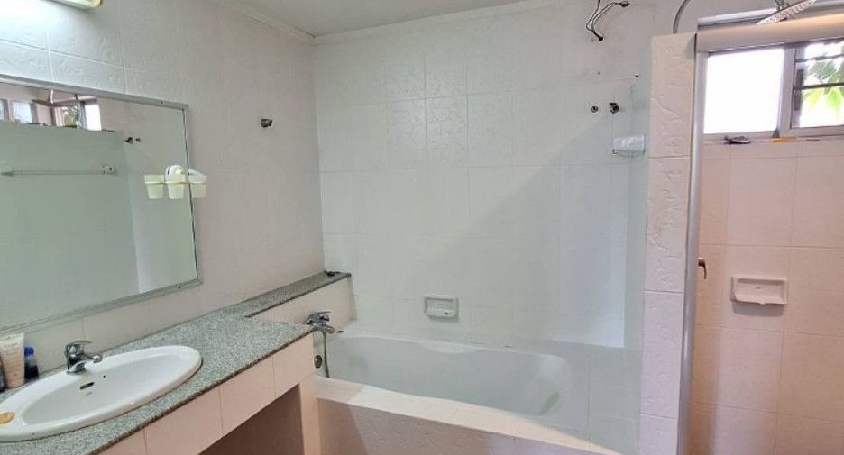 出售 4 卧室 独立屋 在 Khlong Sam Wa, 曼谷
