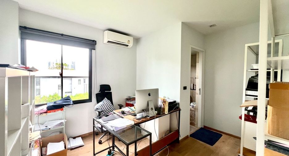 For sale 1 bed townhouse in Bang Kapi, Bangkok