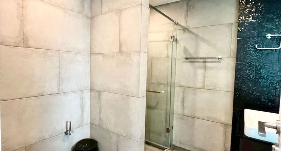 For sale 1 bed townhouse in Bang Kapi, Bangkok