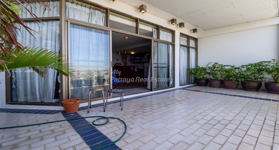 For sale 2 bedrooms condo in Jomtien, Pattaya