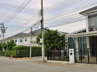 Reihenhaus zur Miete mit 3 Zimmer in Saphan Sung, Bangkok