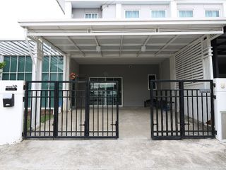 Reihenhaus zur Miete mit 3 Zimmer in Saphan Sung, Bangkok