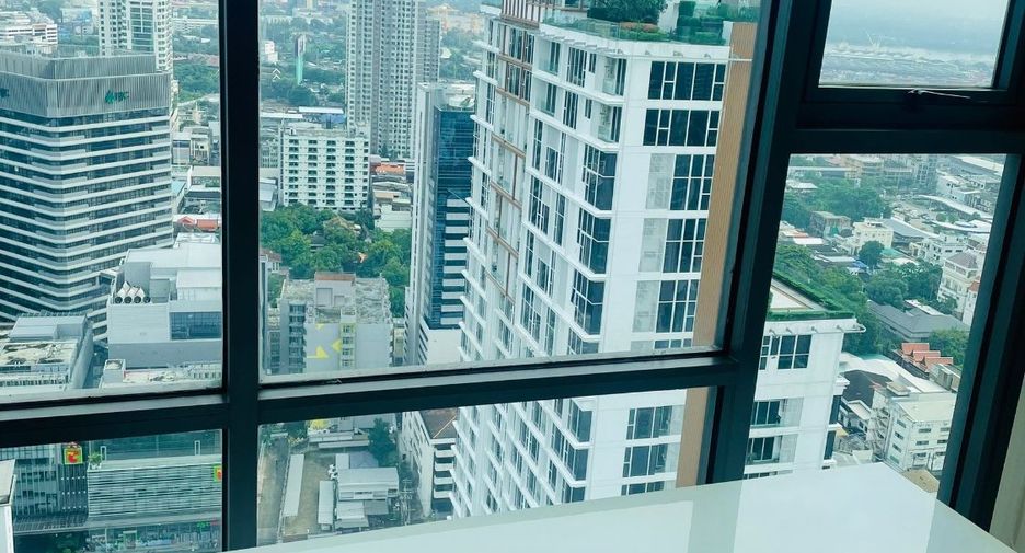 For rent 2 bedrooms condo in Khlong Toei, Bangkok