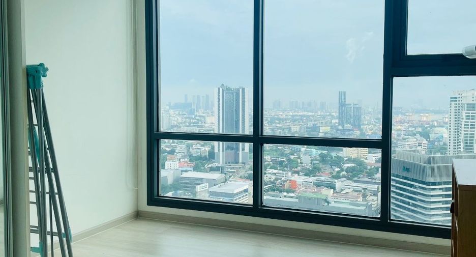 For rent 2 bedrooms condo in Khlong Toei, Bangkok