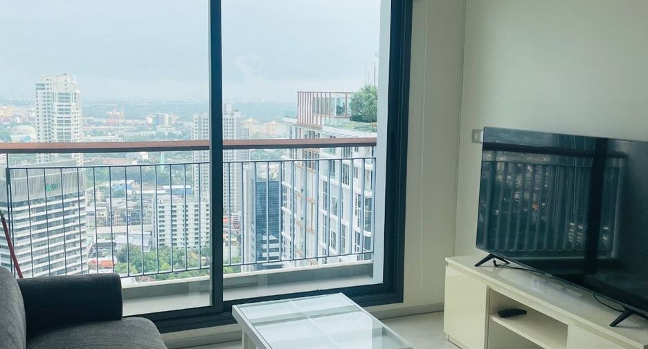 For rent 2 bedrooms condo in Khlong Toei, Bangkok