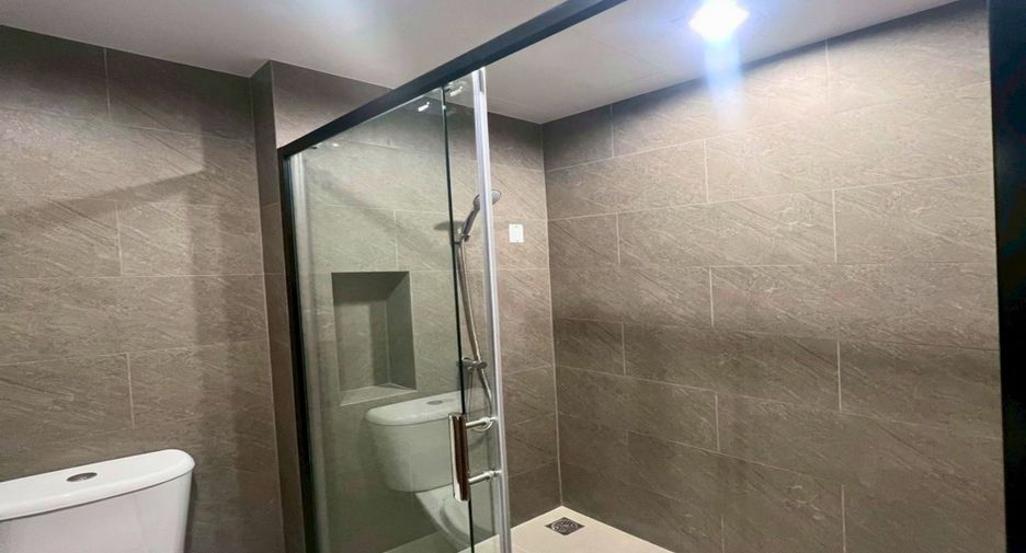 For sale 1 bed condo in Bang Kapi, Bangkok