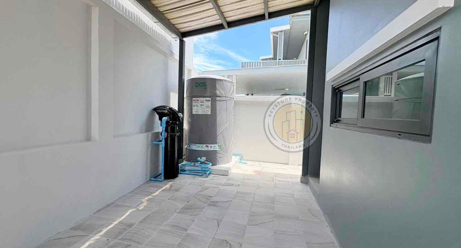 For rent 3 bedrooms villa in East Pattaya, Pattaya