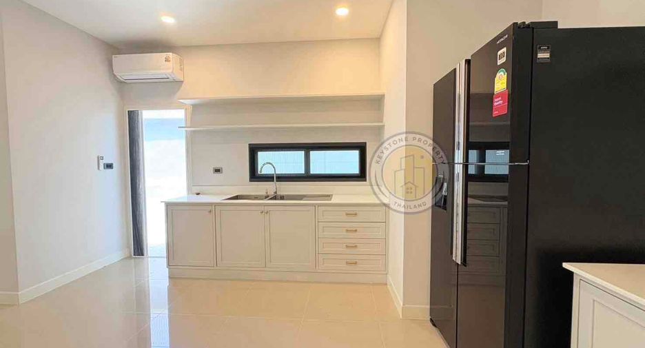 For rent 3 bedrooms villa in East Pattaya, Pattaya