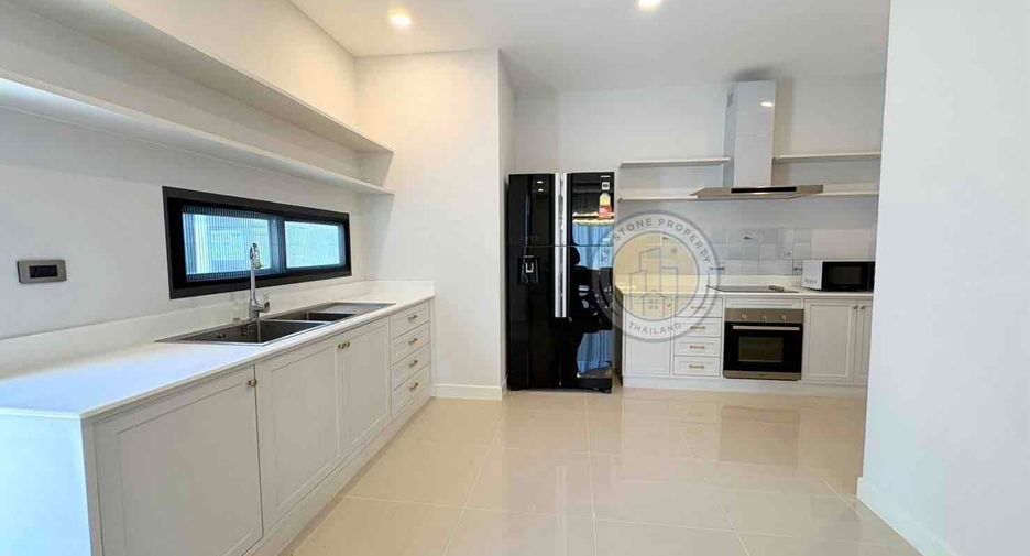 For rent 3 bedrooms villa in East Pattaya, Pattaya