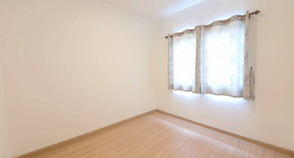 Casa adosada en venta de 3 habitaciones en Mueang Pathum Thani, Pathum Thani