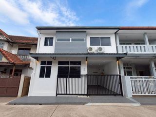 For sale 4 ベッドルーム townhouse in Mueang Phuket, Phuket