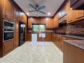 Villa zur Miete mit 5 Zimmer in Bang Lamung, Chonburi