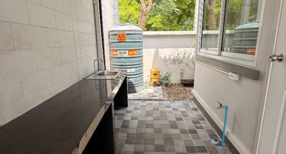À vendre 2 chambres maison à Si Racha, Chonburi