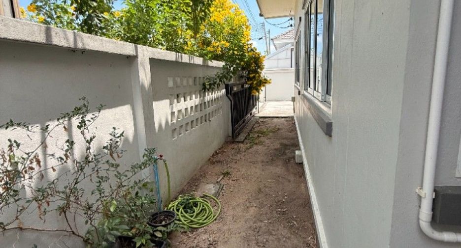 À vendre 2 chambres maison à Si Racha, Chonburi