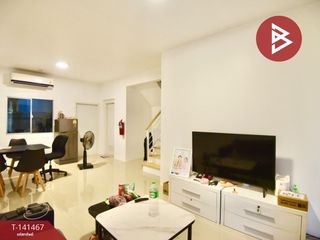 Casa adosada en venta de 3 habitaciones en Mueang Samut Prakan, Samut Prakan