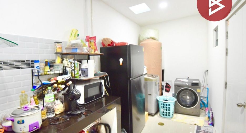 Продажа 3 спальни таунхаус в Mueang Samut Prakan, Самутпракан