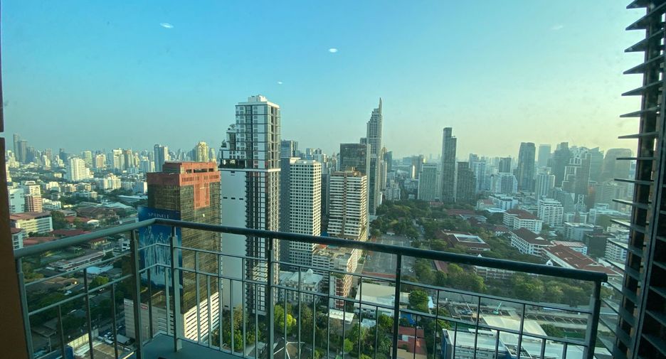 For rent 2 bedrooms condo in Watthana, Bangkok