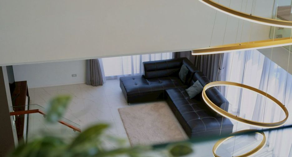 For rent 4 bedrooms house in San Kamphaeng, Chiang Mai