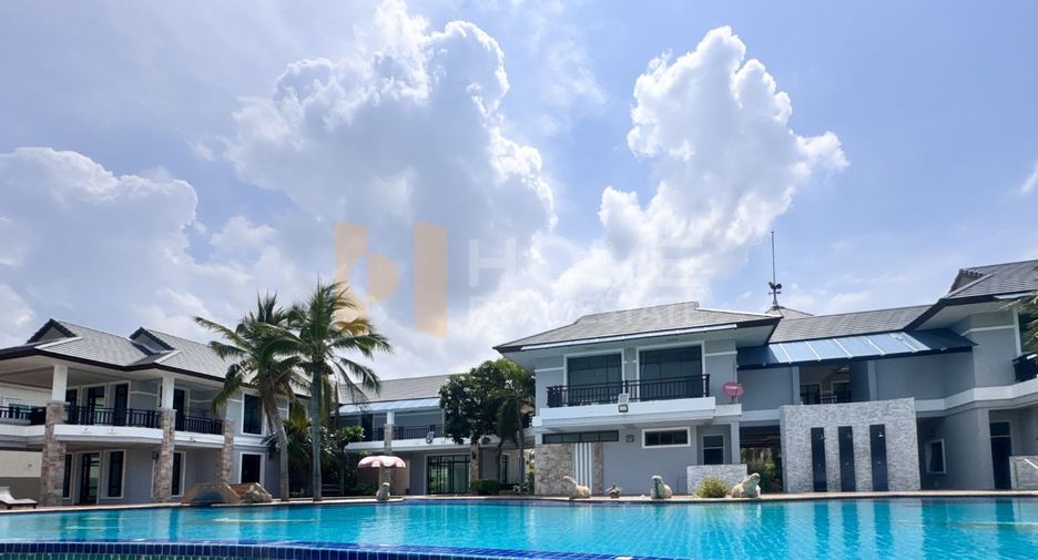 For sale 3 bedrooms house in Mueang Chon Buri, Chonburi