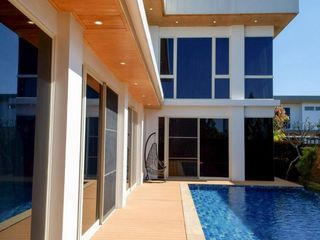 For rent 4 bedrooms house in San Kamphaeng, Chiang Mai