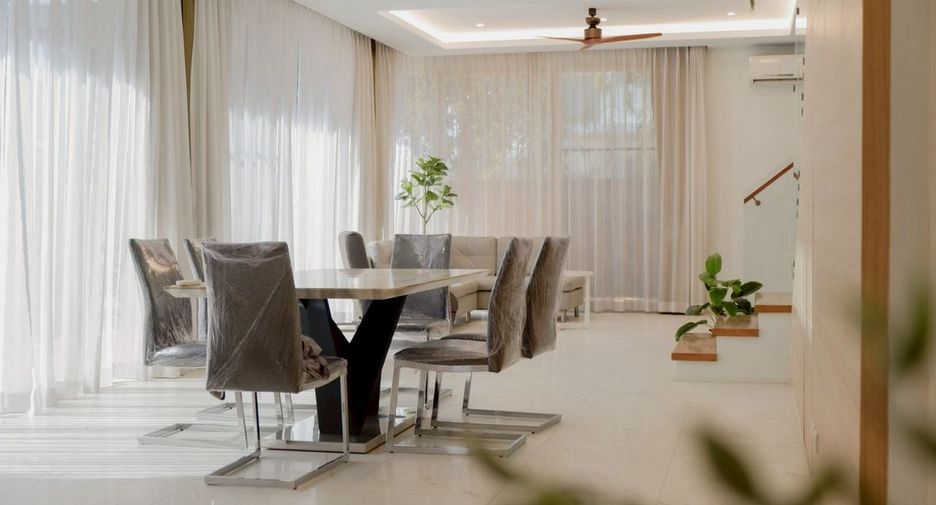 For rent 4 bedrooms house in San Kamphaeng, Chiang Mai