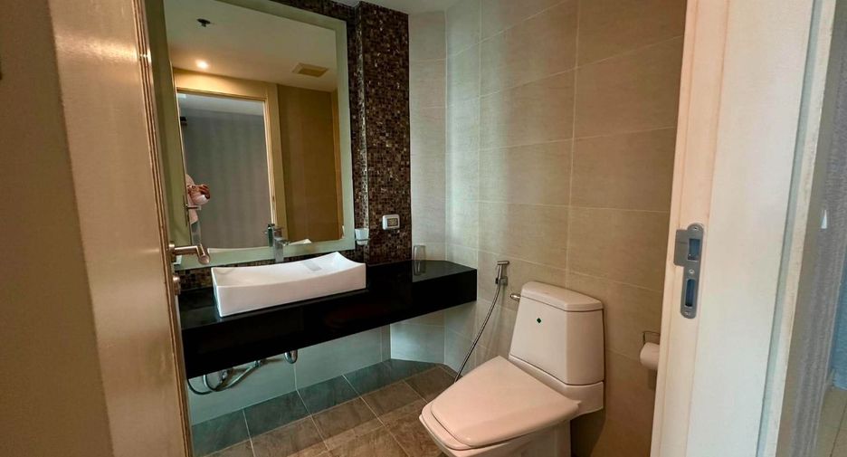 For rent 2 bedrooms condo in Pratumnak, Pattaya