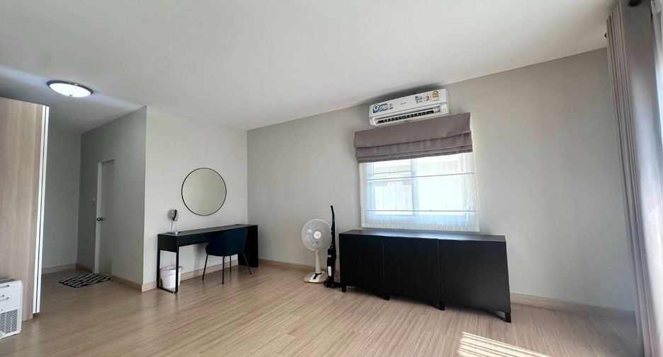 For rent 4 bedrooms house in San Kamphaeng, Chiang Mai