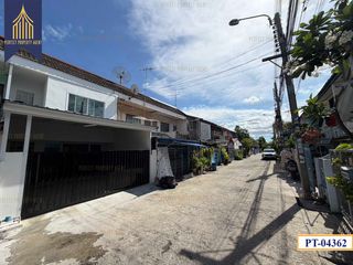 For sale 3 bedrooms townhouse in Mueang Samut Prakan, Samut Prakan