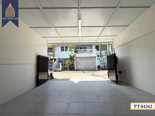For sale 3 bedrooms townhouse in Mueang Samut Prakan, Samut Prakan