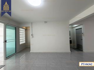 For sale 3 bedrooms townhouse in Mueang Samut Prakan, Samut Prakan