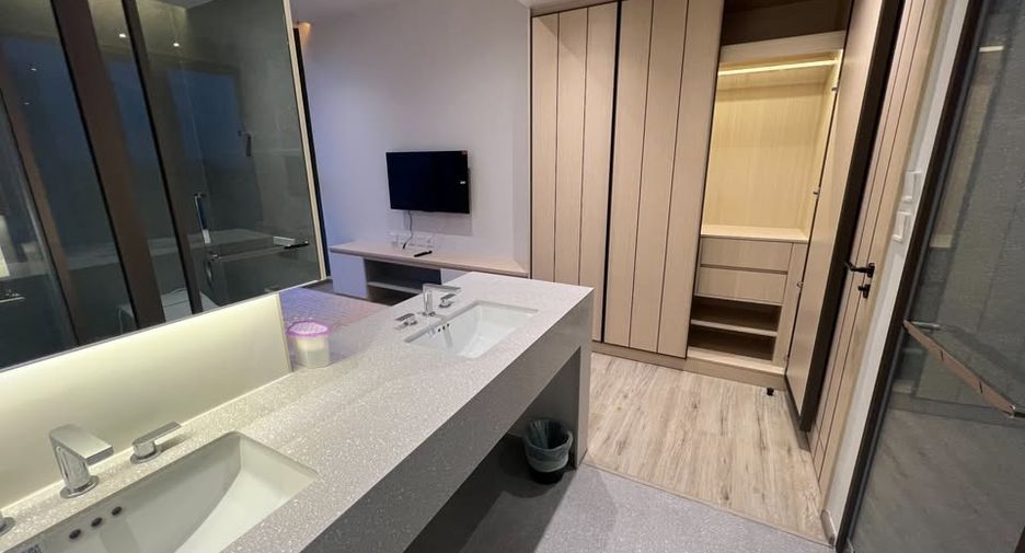 For rent 2 bedrooms condo in North Pattaya, Pattaya