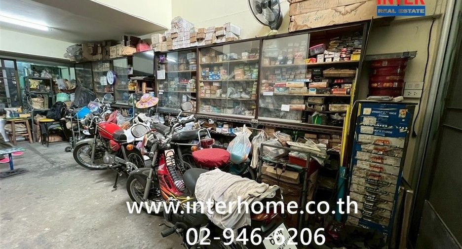 For sale 4 bedrooms retail Space in Khlong Sam Wa, Bangkok
