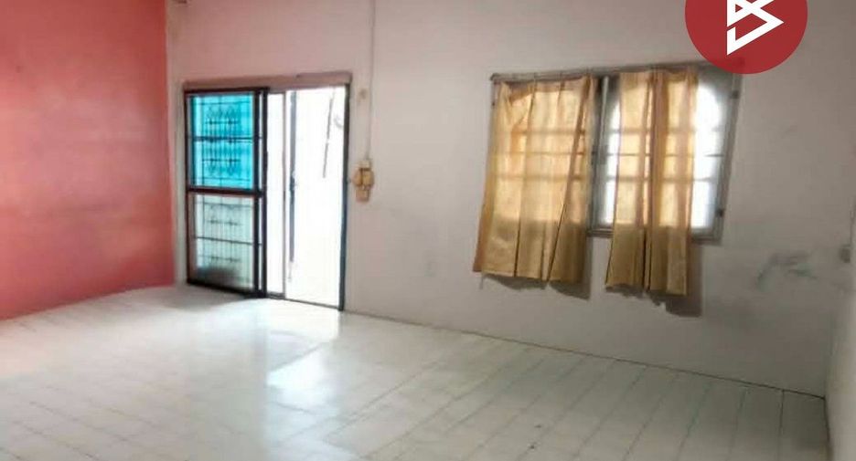 For sale 3 bedrooms townhouse in Mueang Samut Prakan, Samut Prakan