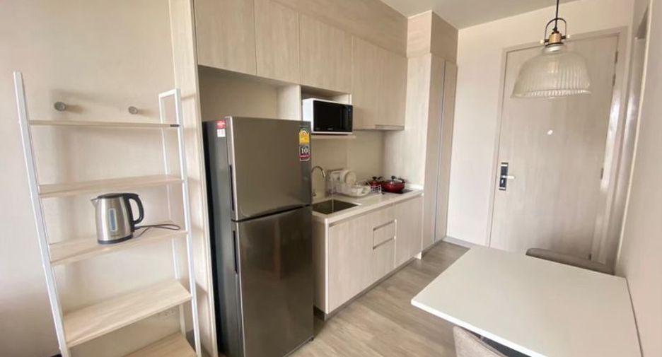 For sale 1 bed condo in Si Racha, Chonburi
