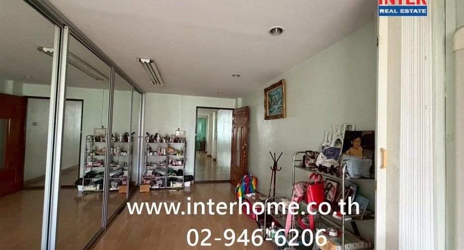 For sale 10 bedrooms retail Space in Chom Thong, Bangkok