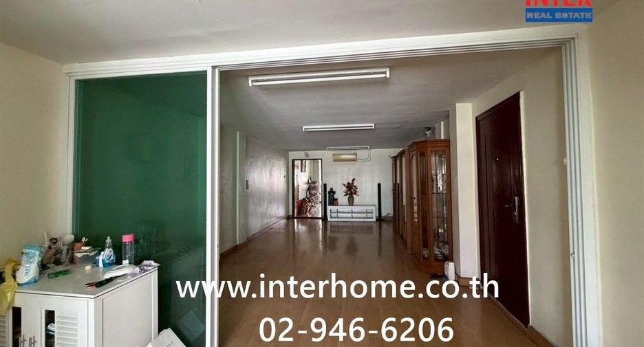 For sale 10 bedrooms retail Space in Chom Thong, Bangkok