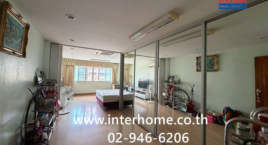 For sale 10 bedrooms retail Space in Chom Thong, Bangkok