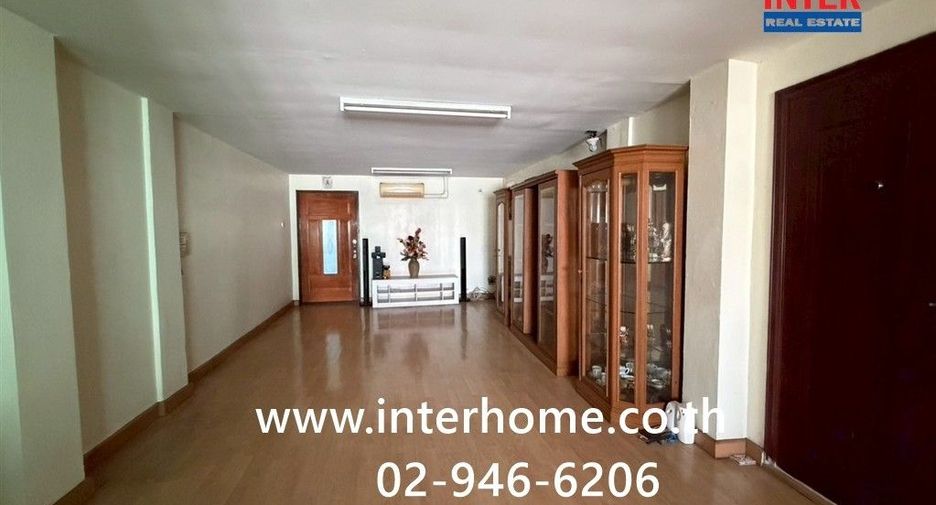 For sale 10 bedrooms retail Space in Chom Thong, Bangkok